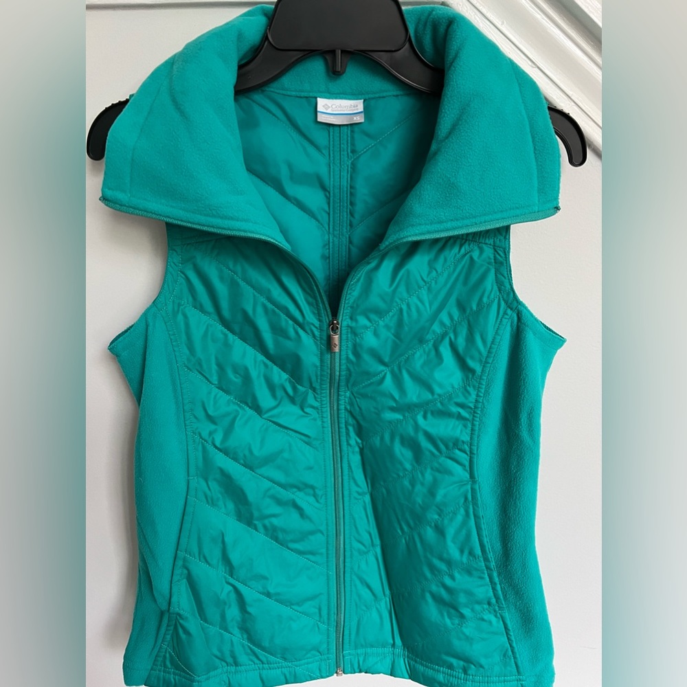 Columbia vest